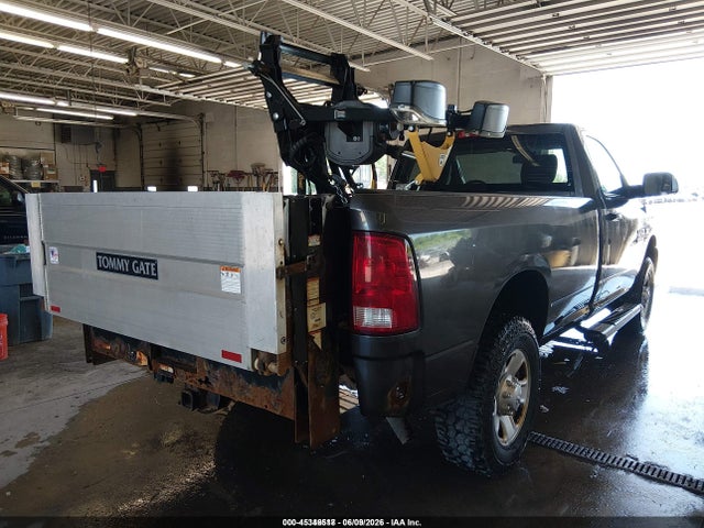 45346518 :رقم المزاد ، 3C63R3ATXGG318637 vin ، 2016 Ram 3500 Tradesman مزاد بيع