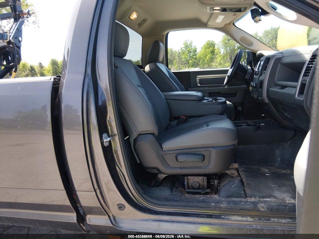 45346518 :رقم المزاد ، 3C63R3ATXGG318637 vin ، 2016 Ram 3500 Tradesman مزاد بيع