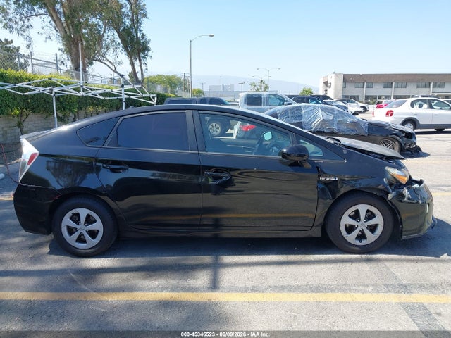 JTDKN3DU1F0468191 Toyota Prius Two