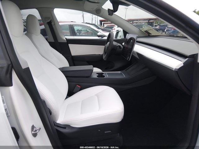 45346652 :رقم المزاد ، 7SAYGDEE1NF313094 vin ، 2022 Tesla Model Y Long Range Dual Motor All-wheel Drive مزاد بيع