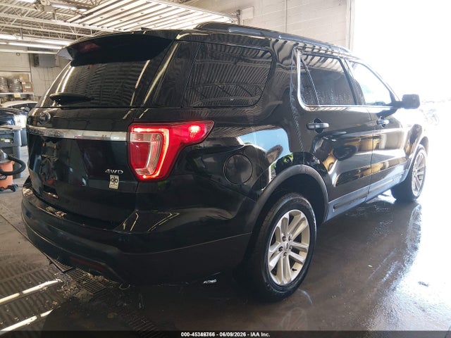 1FM5K8B82HGD15009 Ford Explorer