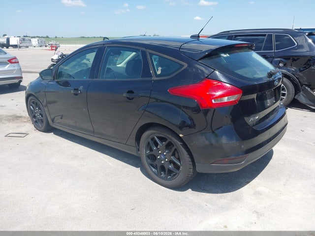 Ford FOCUS SE 2016 1FADP3K24GL275432 Image 3