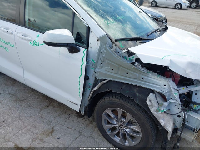 Toyota SIENNA LE 2021 5TDKRKEC2MS028723 Image 19