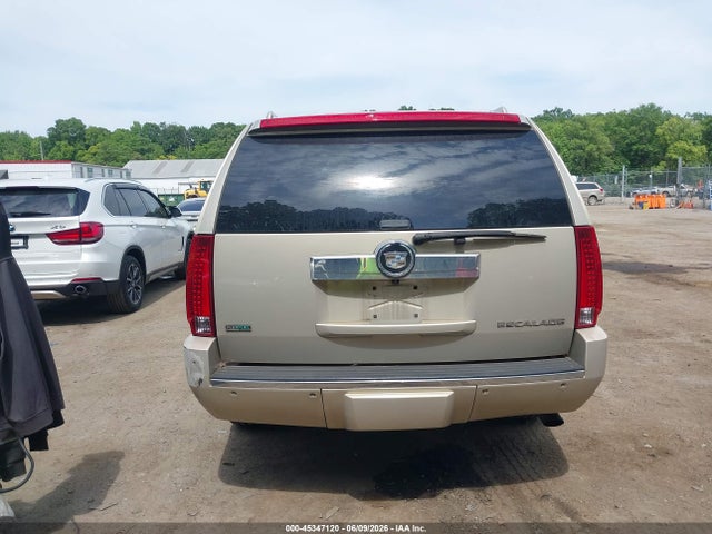 45347120 :رقم المزاد ، 1GYS4HEF3BR387354 vin ، 2011 Cadillac Escalade Esv Luxury مزاد بيع
