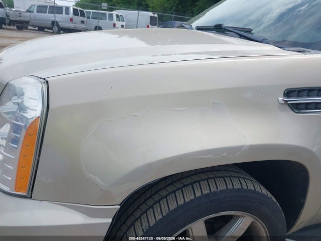 45347120 :رقم المزاد ، 1GYS4HEF3BR387354 vin ، 2011 Cadillac Escalade Esv Luxury مزاد بيع