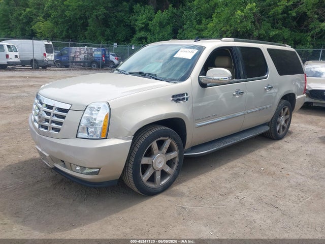 45347120 :رقم المزاد ، 1GYS4HEF3BR387354 vin ، 2011 Cadillac Escalade Esv Luxury مزاد بيع