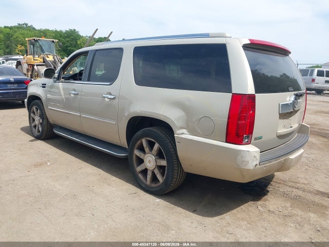 45347120 :رقم المزاد ، 1GYS4HEF3BR387354 vin ، 2011 Cadillac Escalade Esv Luxury مزاد بيع