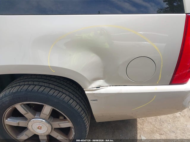 45347120 :رقم المزاد ، 1GYS4HEF3BR387354 vin ، 2011 Cadillac Escalade Esv Luxury مزاد بيع
