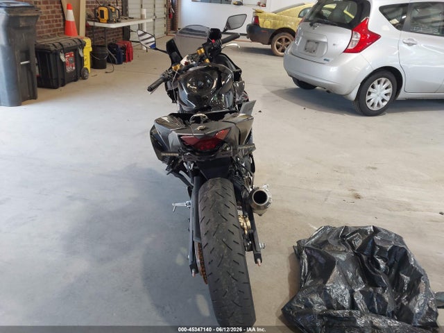 Yamaha Yzfr3 A 2021 MH3RH18Y3MK006709 Image 6