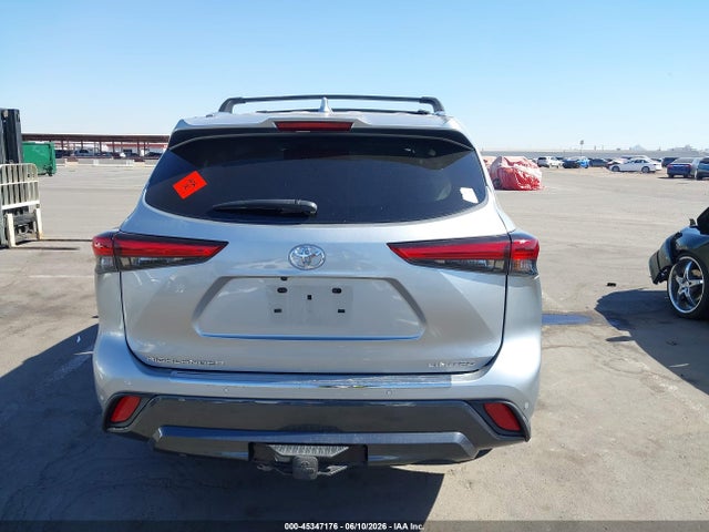 Toyota Highlander Limited 2022 5TDYZRAH1NS091205 Image 16