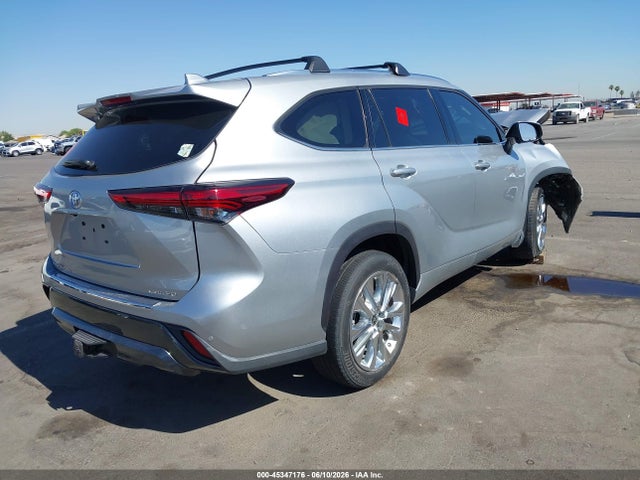 Toyota Highlander Limited 2022 5TDYZRAH1NS091205 Image 4