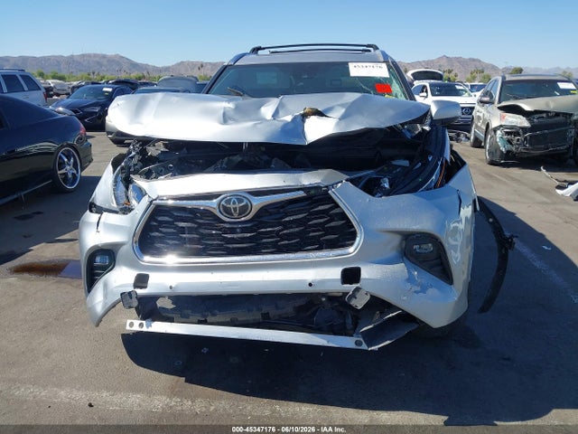 Toyota Highlander Limited 2022 5TDYZRAH1NS091205 Image 6