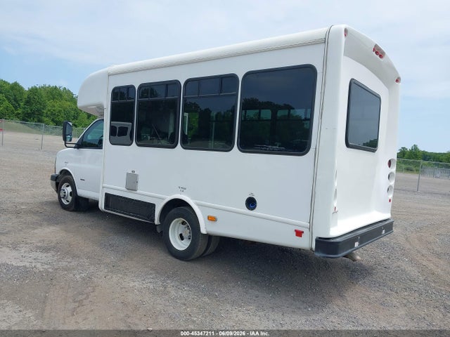 1GB3G2BLXF1161474 Chevrolet Express Cutaway 3500 Diesel