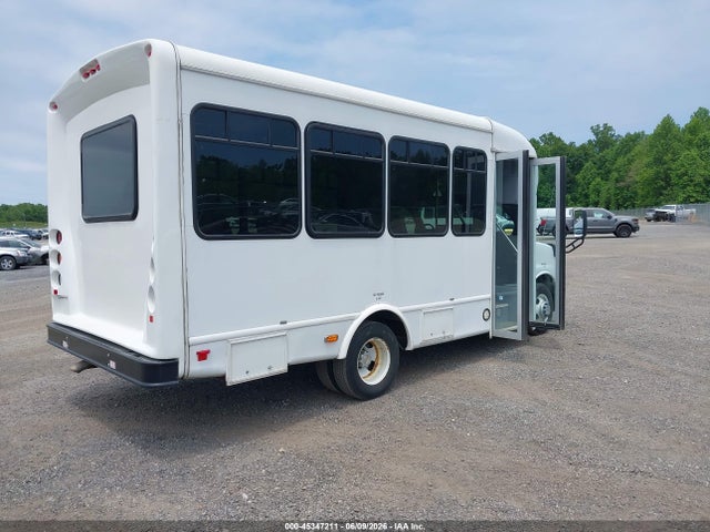 1GB3G2BLXF1161474 Chevrolet Express Cutaway 3500 Diesel