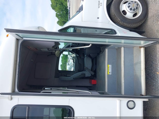 1GB3G2BLXF1161474 Chevrolet Express Cutaway 3500 Diesel