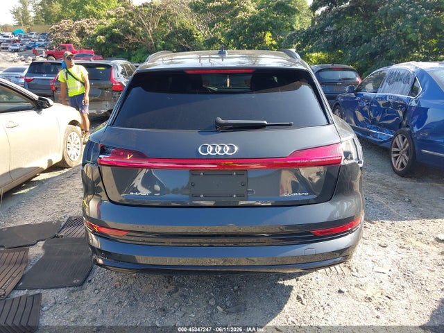 Aukcja sprzedaży 2022 Audi E-tron Premium Plus Quattro, vin: WA1LAAGEXNB012597, numer aukcji: 45347247
