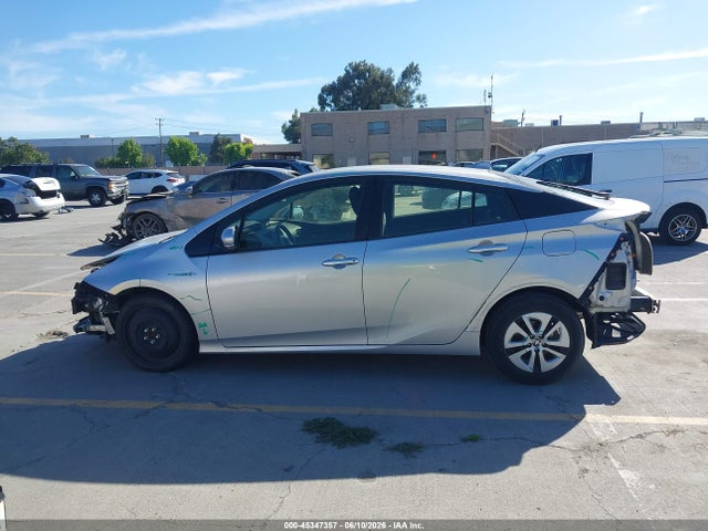 Toyota Prius Three 2016 JTDKARFU4G3020958 Image 15