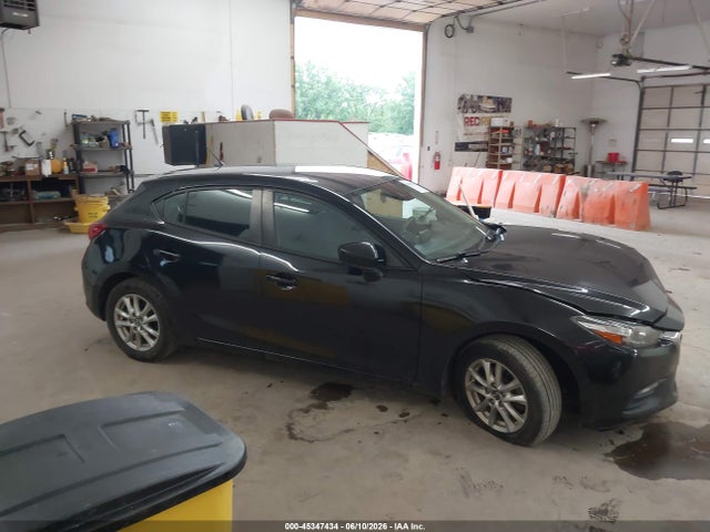 45347434 :رقم المزاد ، 3MZBN1K7XJM211874 vin ، 2018 Mazda Mazda3 Sport مزاد بيع