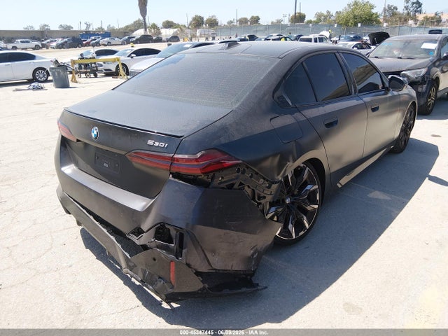 WBA43FJ01TCW22729 BMW 530I