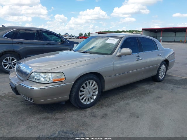 Aukcja sprzedaży 2003 Lincoln Town Car Executive, vin: 1LNHM81W33Y670426, numer aukcji: 45347565
