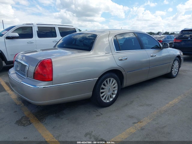 Aukcja sprzedaży 2003 Lincoln Town Car Executive, vin: 1LNHM81W33Y670426, numer aukcji: 45347565