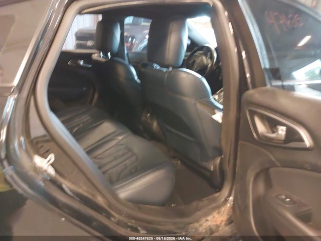 45347625 :رقم المزاد ، 1C3CCCDG2FN673983 vin ، 2015 Chrysler 200 S مزاد بيع