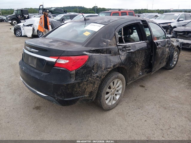 45347751 :رقم المزاد ، 1C3BC1FB6BN575793 vin ، 2011 Chrysler 200 Touring مزاد بيع