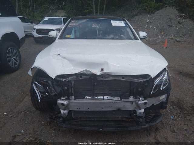 2019 Mercedes-benz E 300 4matic მანქანა იყიდება აუქციონზე, vin: WDDZF4KB1KA524076, აუქციონის ნომერი: 45347771