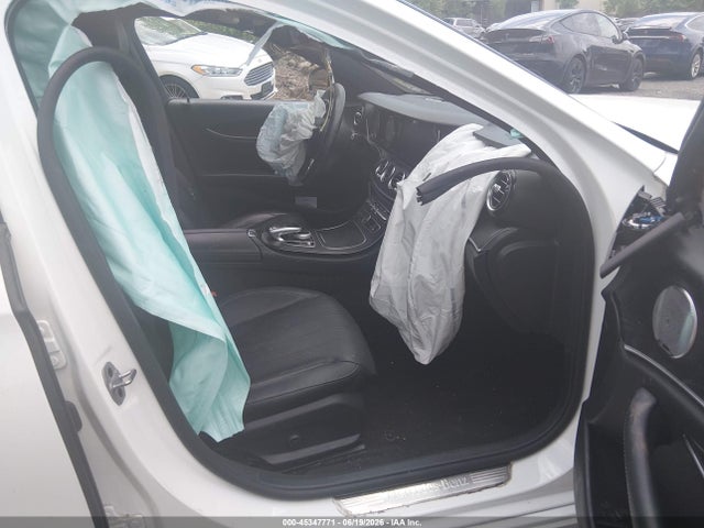 2019 Mercedes-benz E 300 4matic მანქანა იყიდება აუქციონზე, vin: WDDZF4KB1KA524076, აუქციონის ნომერი: 45347771