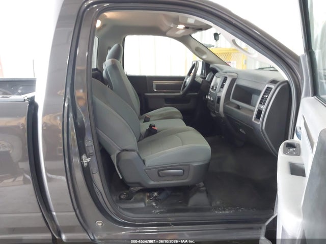 3C6JR6DG6KG504000 RAM 1500 Classic Tradesman 4x2 8&#039; Box