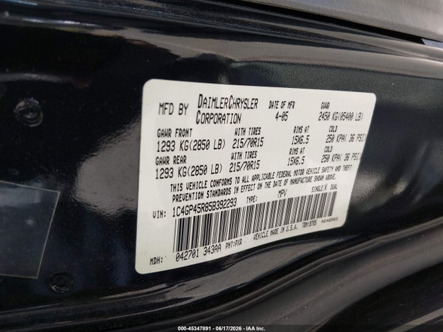 45347891 :رقم المزاد ، 1C4GP45R85B392293 vin ، 2005 Chrysler Town & Country مزاد بيع