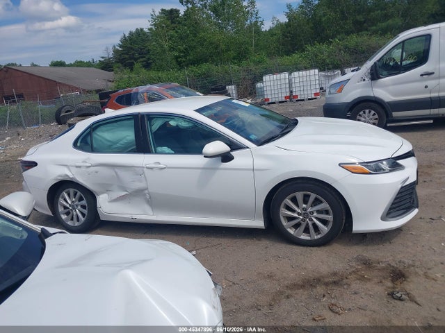 4T1C11AK6RU848403 Toyota CAMRY LE