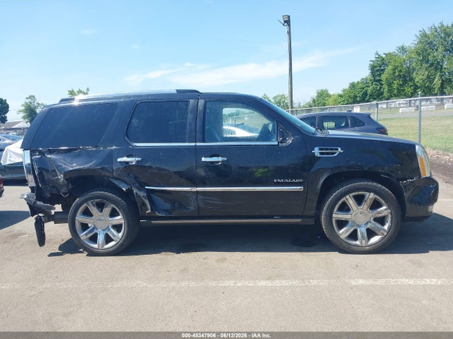 2011 Cadillac Escalade Premium მანქანა იყიდება აუქციონზე, vin: 1GYS4CEF2BR126770, აუქციონის ნომერი: 45347906