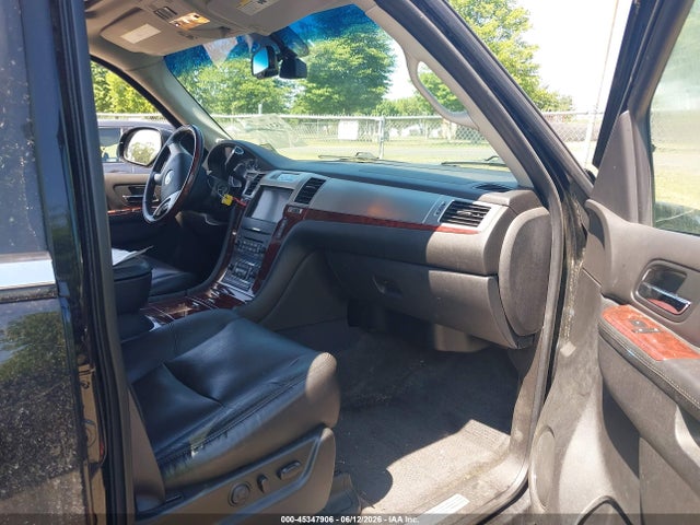 2011 Cadillac Escalade Premium მანქანა იყიდება აუქციონზე, vin: 1GYS4CEF2BR126770, აუქციონის ნომერი: 45347906