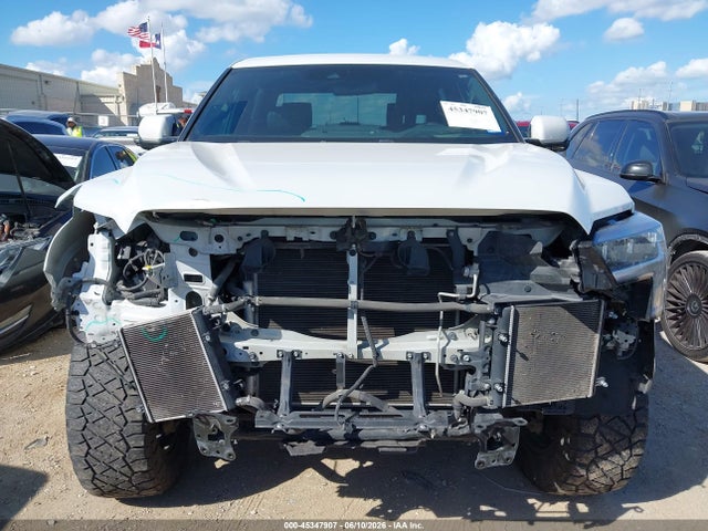 5TFNA5DB2NX018588 Toyota Tundra Platinum