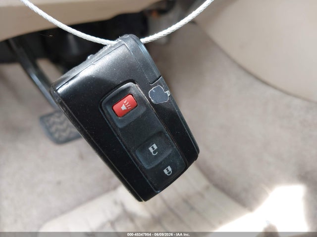 2005 Toyota Prius მანქანა იყიდება აუქციონზე, vin: JTDKB20U753126265, აუქციონის ნომერი: 45347954