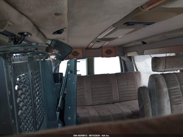 45348012 :رقم المزاد ، 1GBFG15R5W1106762 vin ، 1998 Chevrolet Chevy Van G1500 مزاد بيع