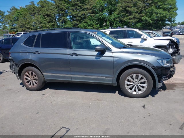 2018 Volkswagen Tiguan 2.0t Se/2.0t Sel მანქანა იყიდება აუქციონზე, vin: 3VV2B7AX3JM113657, აუქციონის ნომერი: 45348198