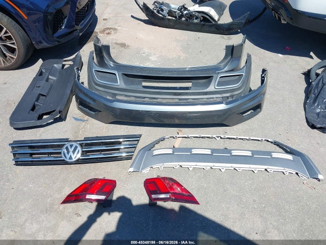 2018 Volkswagen Tiguan 2.0t Se/2.0t Sel მანქანა იყიდება აუქციონზე, vin: 3VV2B7AX3JM113657, აუქციონის ნომერი: 45348198