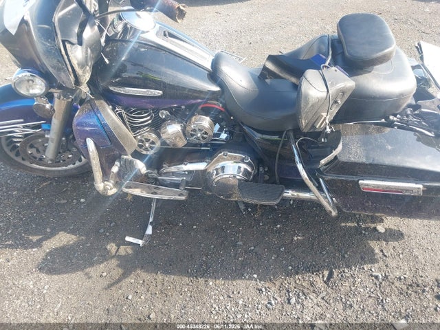 45348226 :رقم المزاد ، 1HD1KEM1XAB674045 vin ، 2010 Harley-davidson Flhtk مزاد بيع
