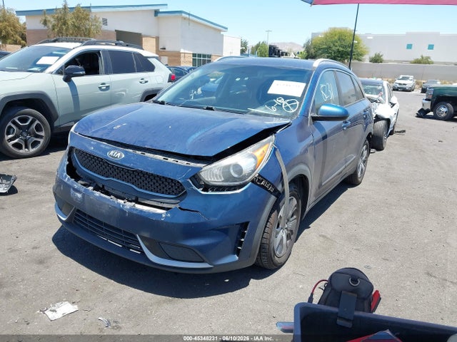 KNDCB3LC0J5157577 KIA NIRO LX