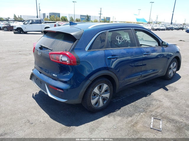 KNDCB3LC0J5157577 KIA NIRO LX