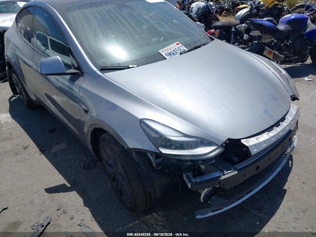 Продажа на аукционе авто 2024 Tesla Model Y Long Range Dual Motor All-wheel Drive, vin: 7SAYGDEEXRA299408, номер лота: 45348288