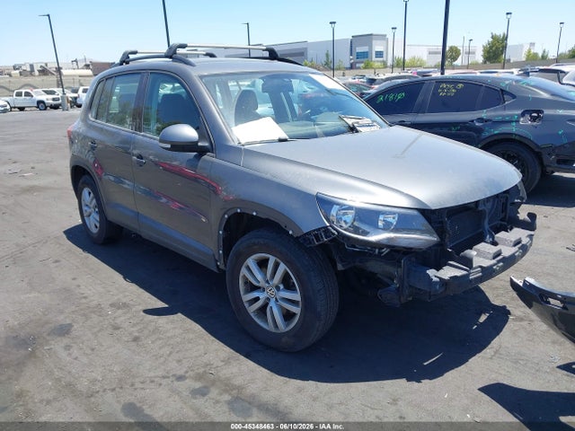 Volkswagen TIGUAN S 2016 WVGBV7AX3GW589577 main image