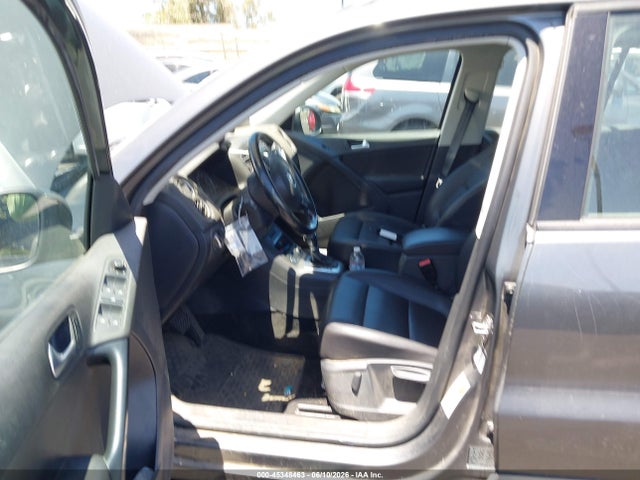 WVGBV7AX3GW589577 Volkswagen TIGUAN S