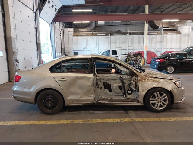 3VW2K7AJ8FM237423 Volkswagen Jetta 2.0l S