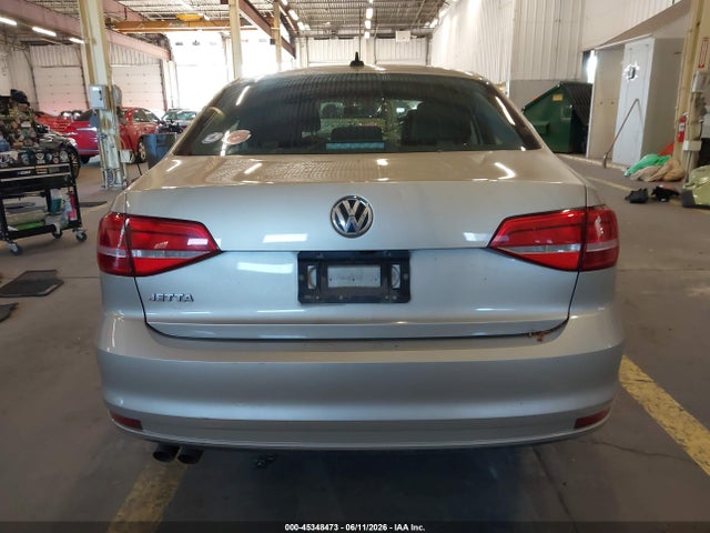3VW2K7AJ8FM237423 Volkswagen Jetta 2.0l S