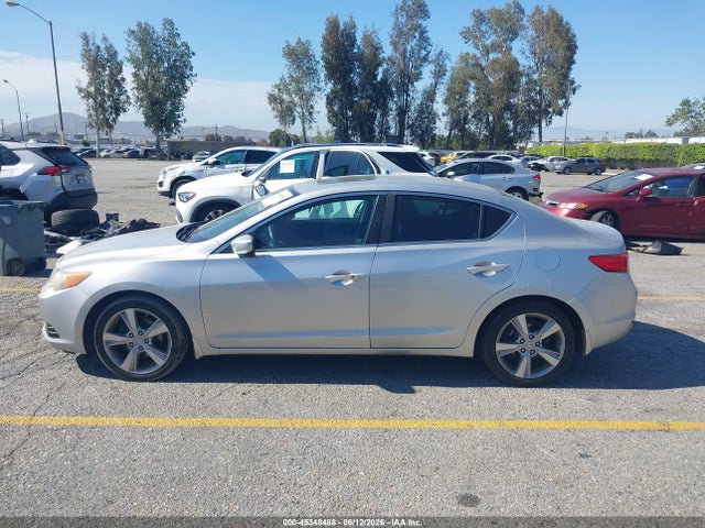 2013 Acura Ilx 2.0l მანქანა იყიდება აუქციონზე, vin: 19VDE1F56DE018522, აუქციონის ნომერი: 45348488