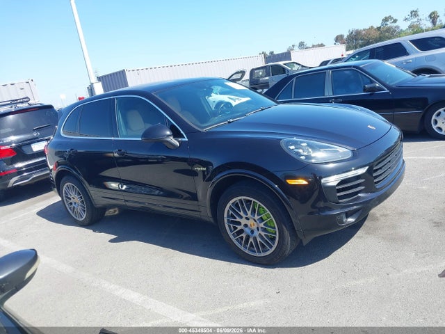 2015 Porsche Cayenne E-hybrid S მანქანა იყიდება აუქციონზე, vin: WP1AE2A27FLA54063, აუქციონის ნომერი: 45348504