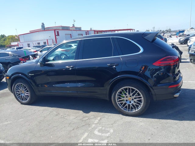 2015 Porsche Cayenne E-hybrid S მანქანა იყიდება აუქციონზე, vin: WP1AE2A27FLA54063, აუქციონის ნომერი: 45348504